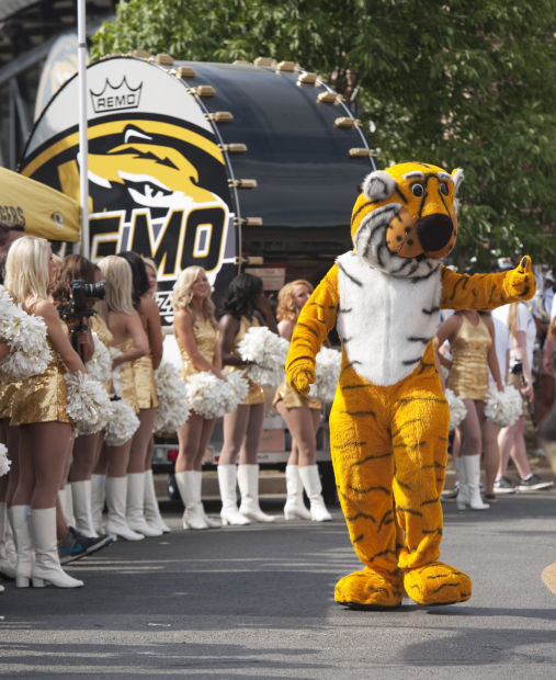 Truman the Tiger and Mizzou Golden Girls